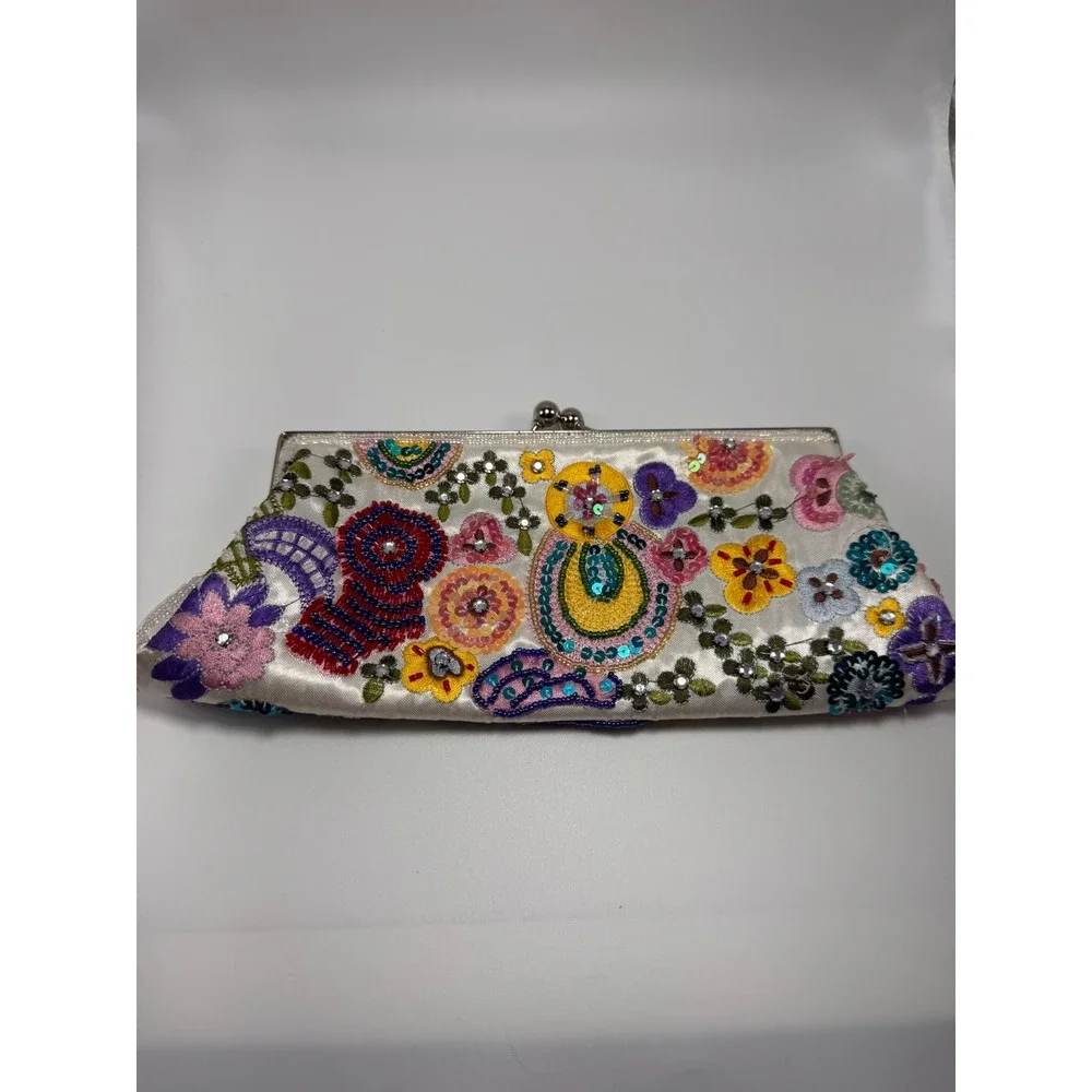 Sassi Cindi Collection Floral Beaded Sequin Clutch Evening Bag Kiss Lock Cream